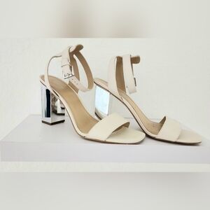 Michael Kors Women's Petra Cream & Silver Leather Sandals. Size 9M